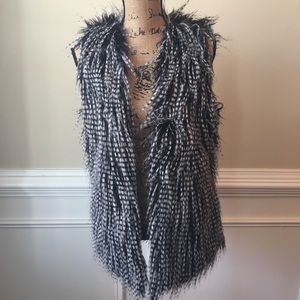 Gianni Bini black and White Faux Fur Vest Sz XS